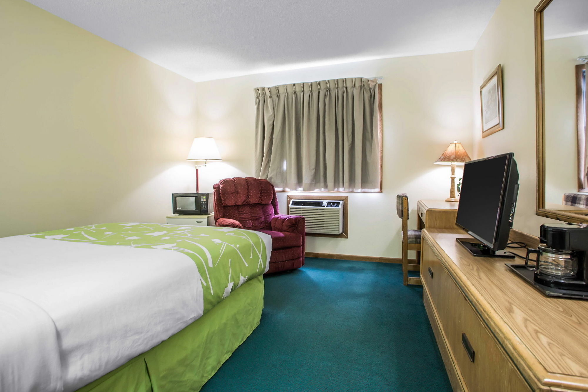 Econo Lodge Inn & Suites دوبوك المظهر الخارجي الصورة