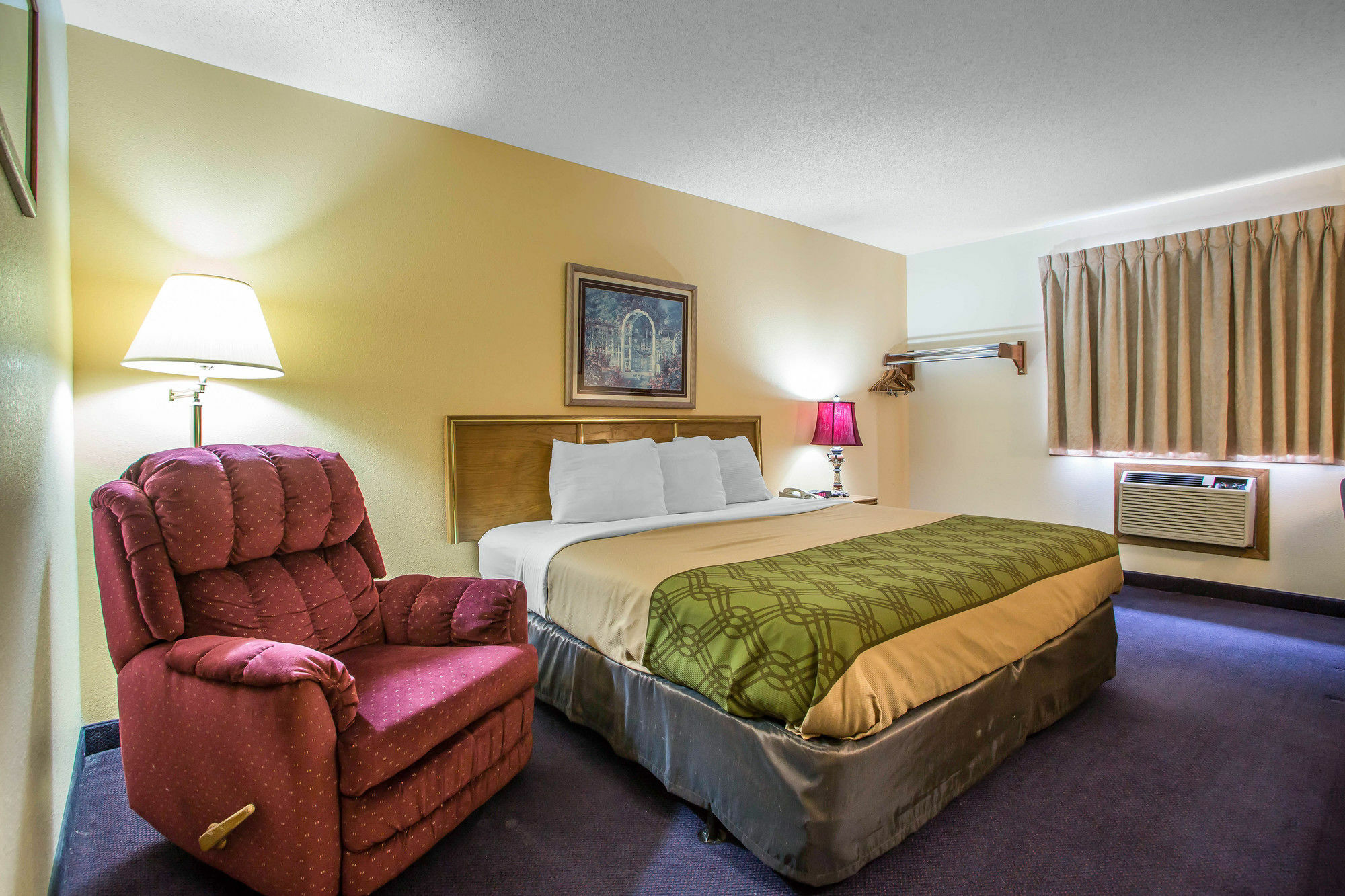 Econo Lodge Inn & Suites دوبوك المظهر الخارجي الصورة